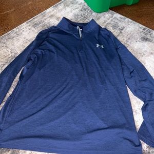 Men’s Under armor pullover.